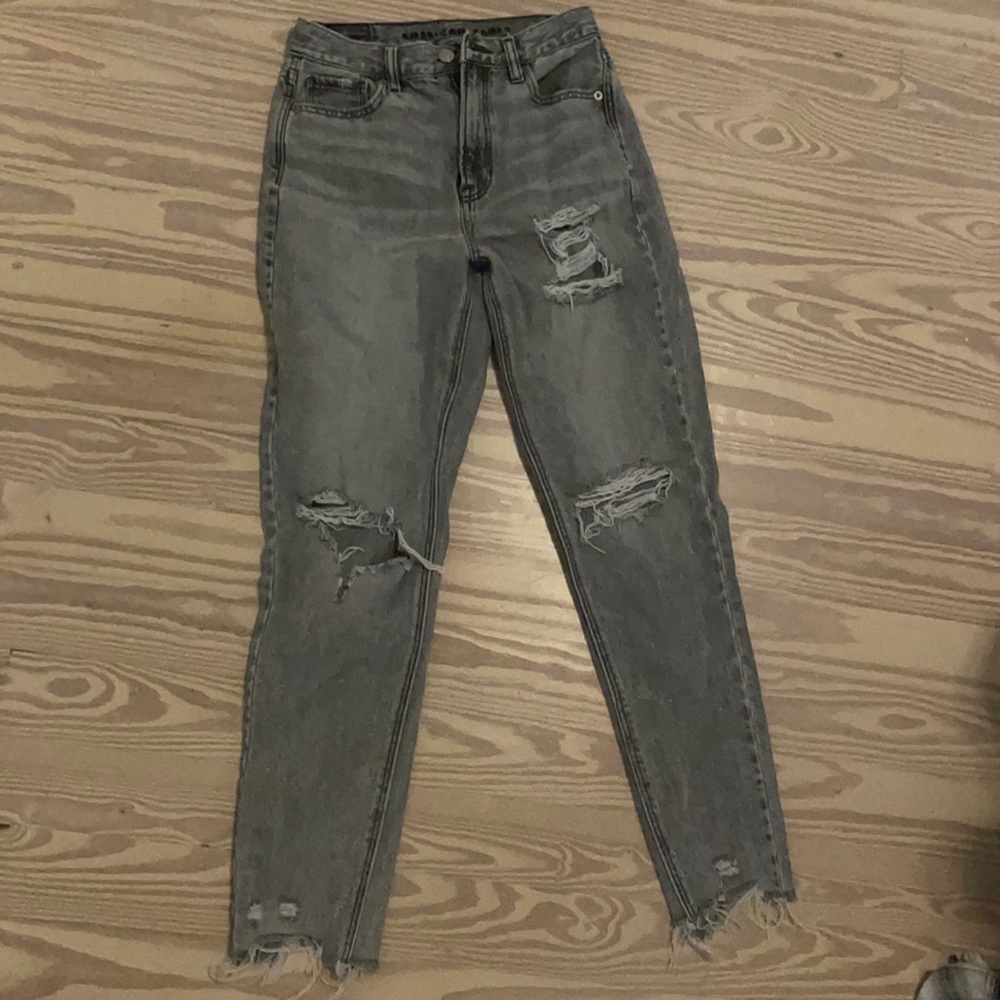 distressed grey size zero american eagle mom jeans